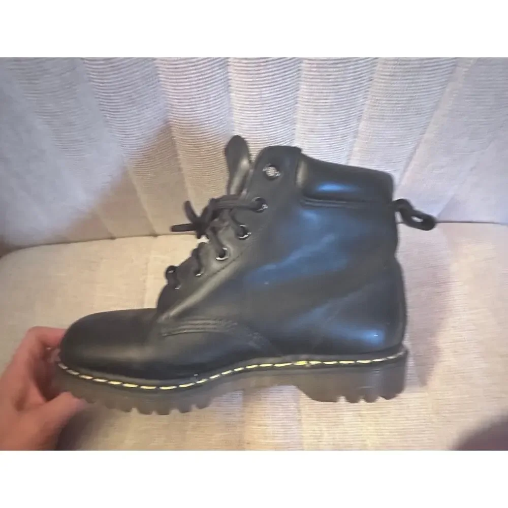 DOC MARTENS BLACK LEATHER AIR CUSHIONED SOLE BOOTS; SIZE 42 US M/9 Or W/10-11 - Picture 4 of 8